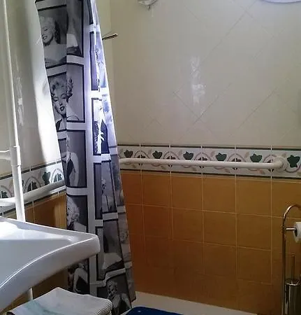 Jean Marie מלון 3*
