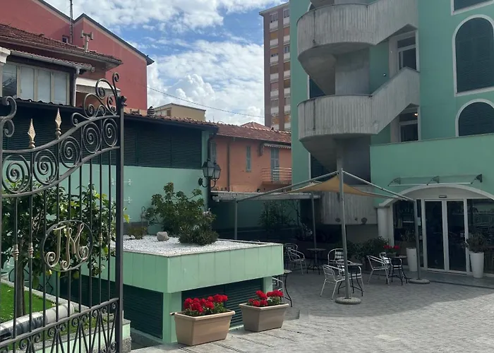 Jean Marie فندق 3*