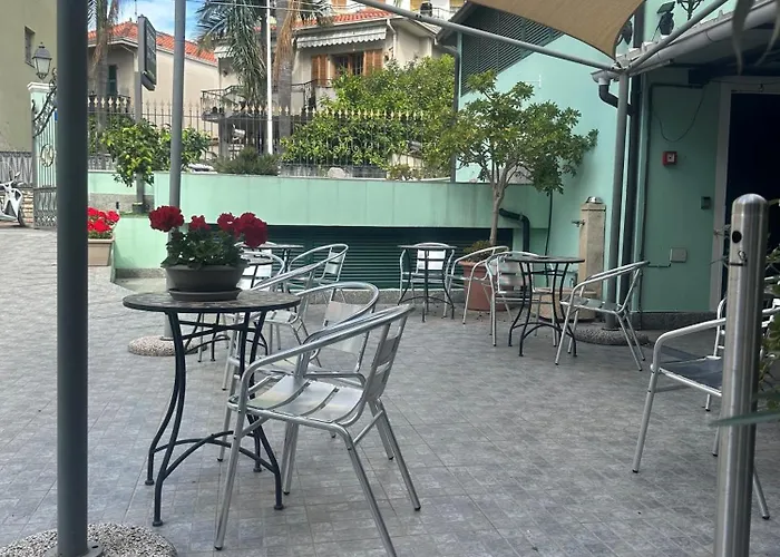 Jean Marie فندق 3*