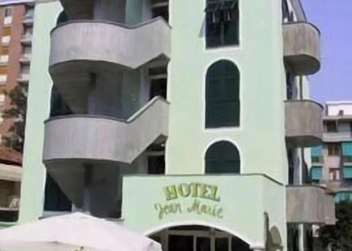 Jean Marie فندق 3*